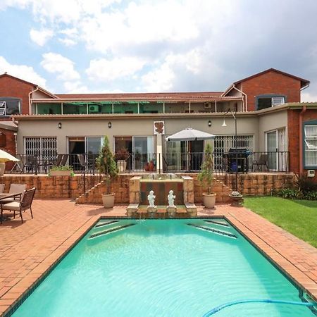 The Lakehouse Guest House Brakpan Vliegveld Extérieur photo