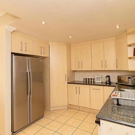 The Lakehouse Guest House Brakpan Vliegveld Extérieur photo