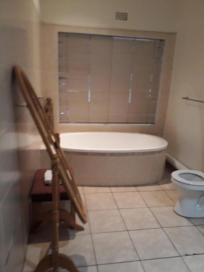 The Lakehouse Guest House Brakpan Vliegveld Extérieur photo